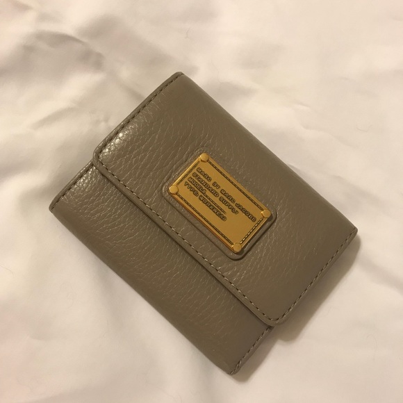 Auth Marc by Marc Jacobs Wallet - Picture 1 of 5